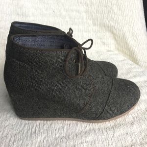TOMS Green Wedge Booties